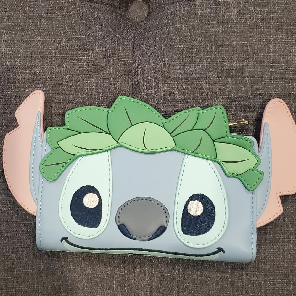 Stitch loungefly wallet - Picture 2 of 6